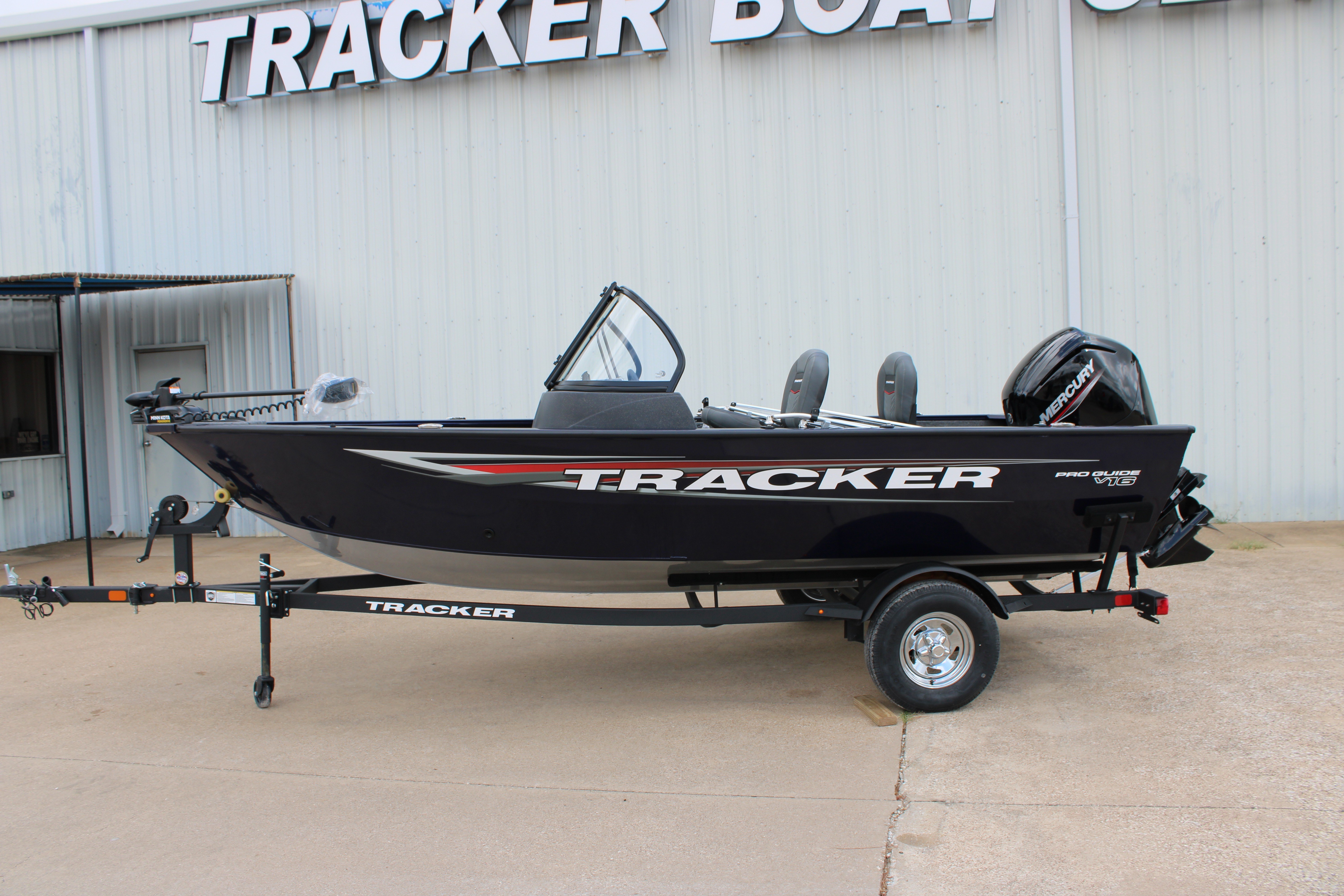 2026 TRACKER PRO GUIDE V-16 WT | Bass Pro Shops